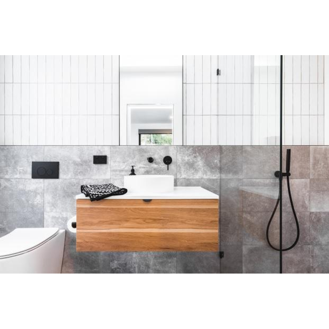 Meir Round Hand Shower On Swivel Bracket - Matte Black