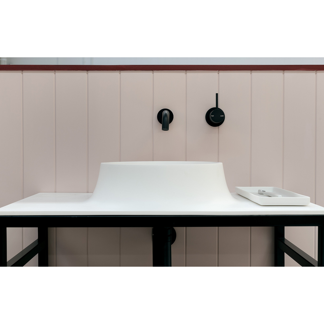 Wall Bath Outlet Phoenix Vivid Slimline Curved 180mm - Matt Black