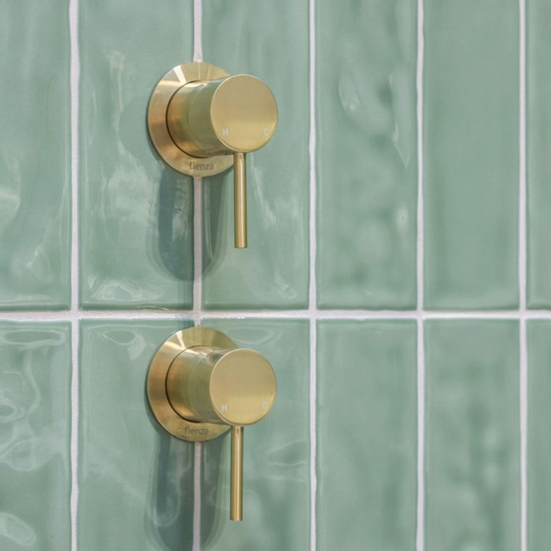 Kaya Wall Fienza Mixer Urban Brass Small Round Urban Brass Plate