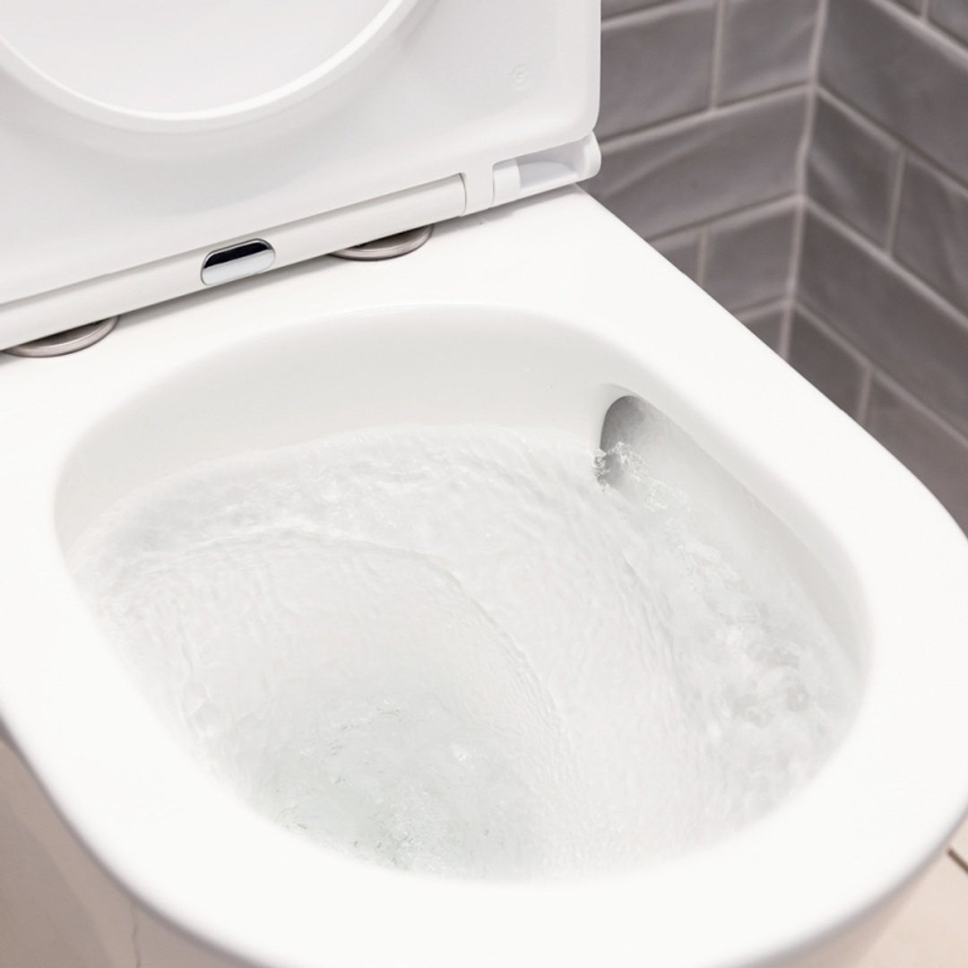 Fienza Tono Tornado P Trap Btw Toilet Suite 4 Star 4.5/3L Slim Seat