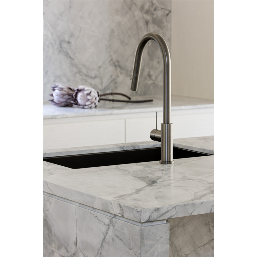 Mecca Pull Out Sink Nero Mixer With Vegie Spray - Gunmetal