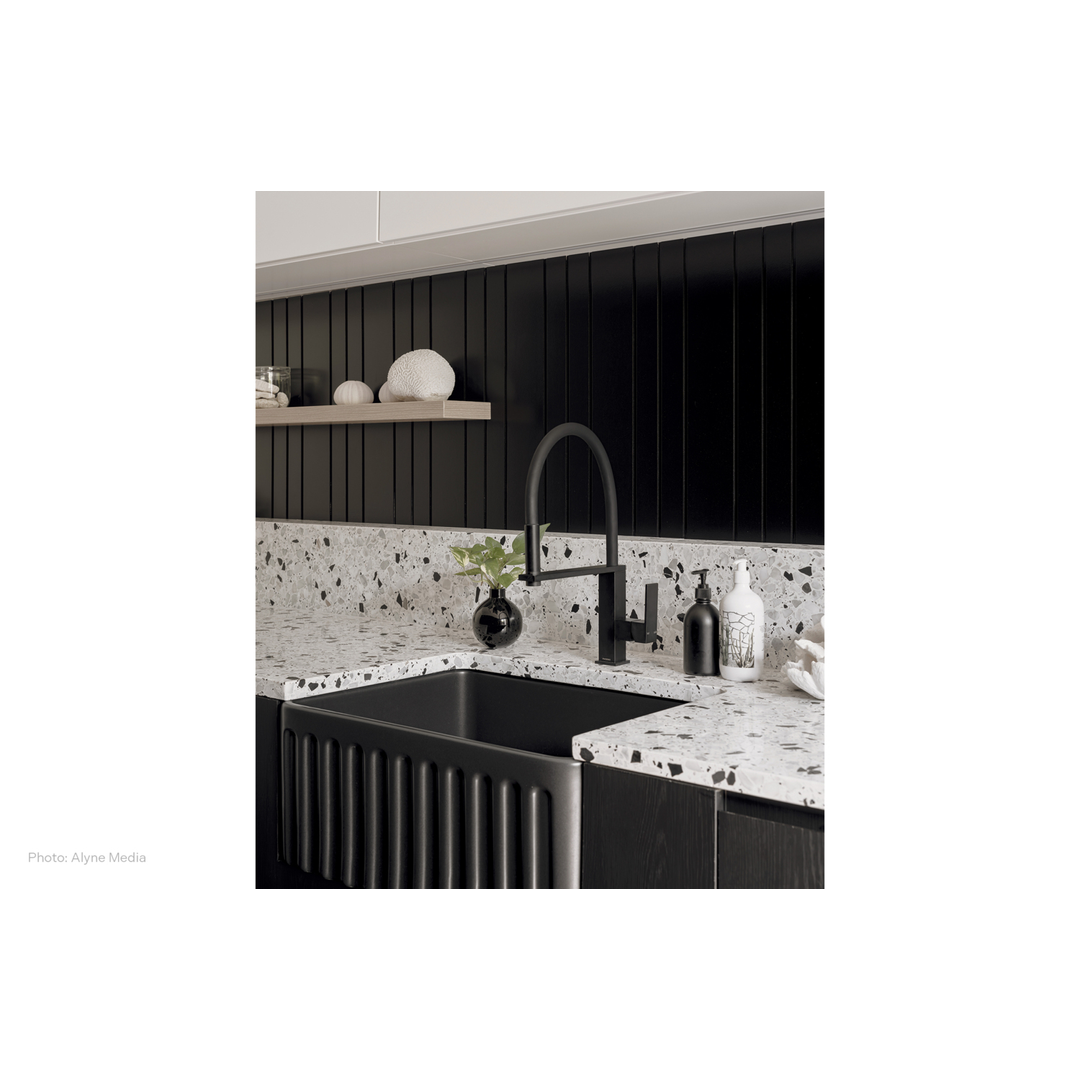 Vezz Vezz Flexible Hose Phoenix Sink Mixer Square - Matte Black