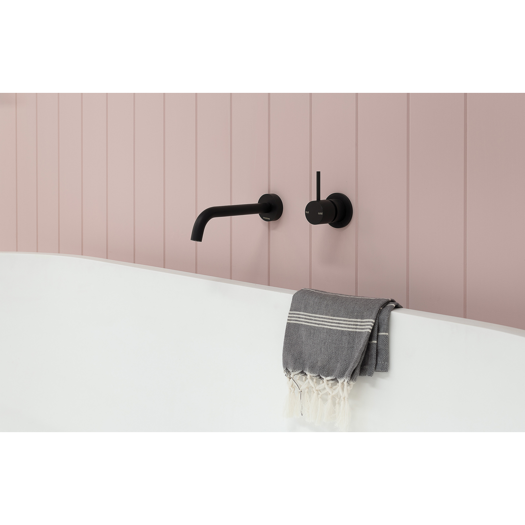Wall Bath Outlet Phoenix Vivid Slimline Curved 180mm - Matt Black