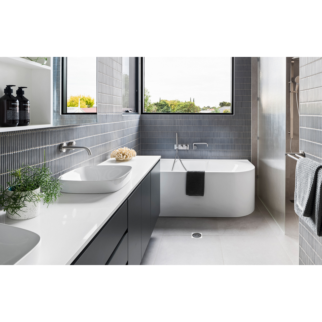 Axia Wall Basin/Bath Curved Outlet Phoenix Mixer Set 180mm - Chrome