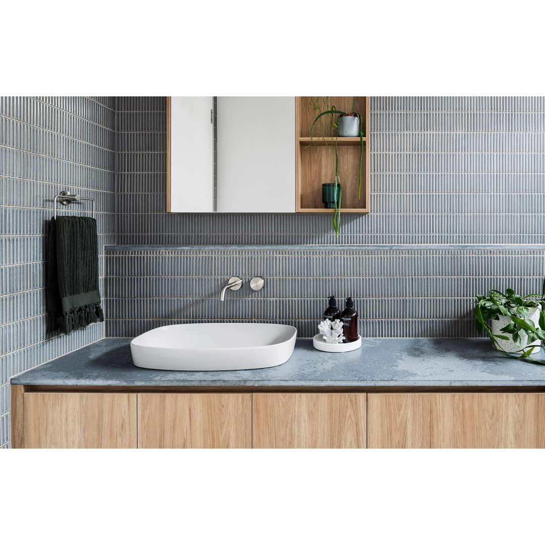 Axia Wall Basin/Bath Curved Outlet Phoenix Mixer Set 180mm - Chrome