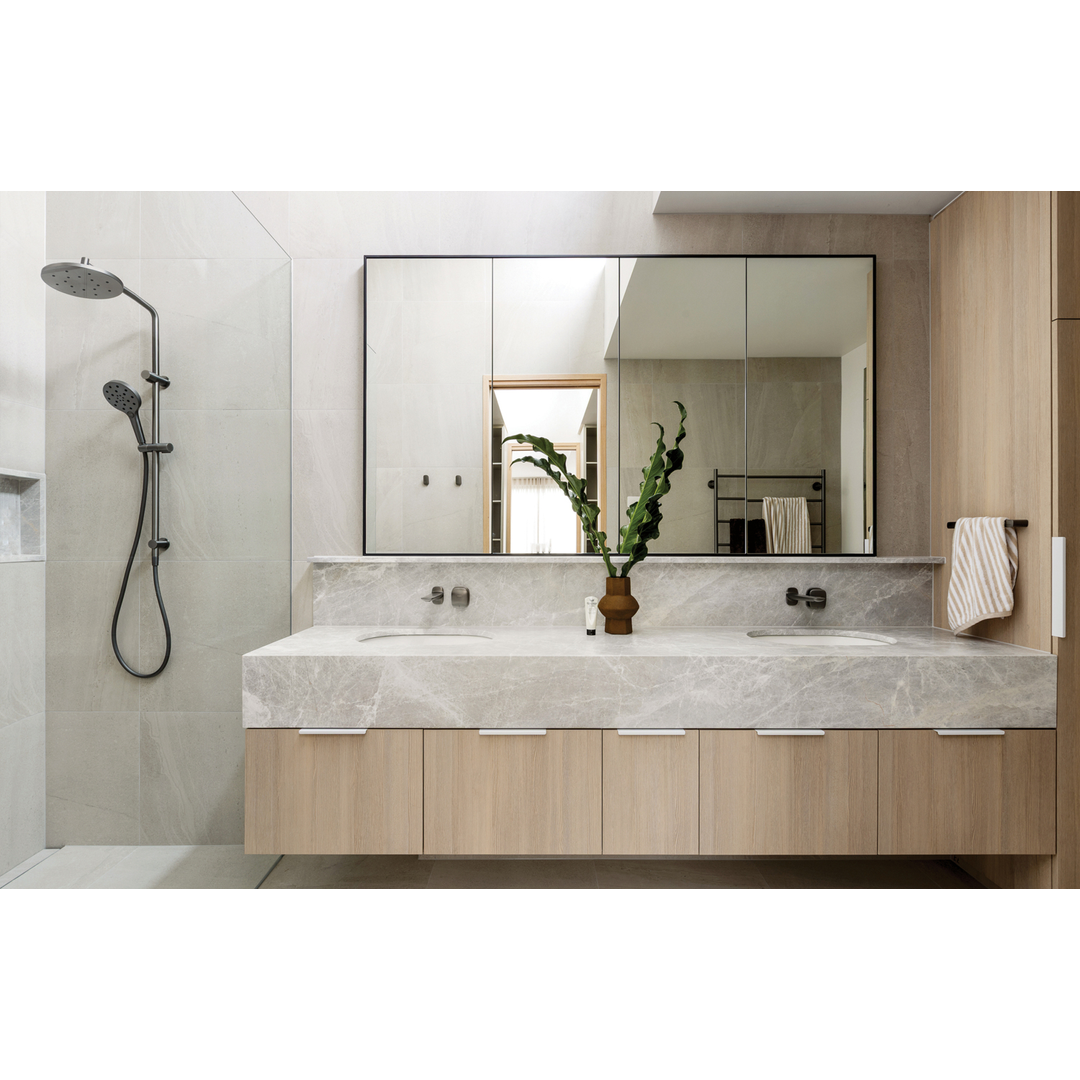 Nauge Nauge Wall Basin / Bath Phoenix Mixer Set 200mm - Brushed Carbon