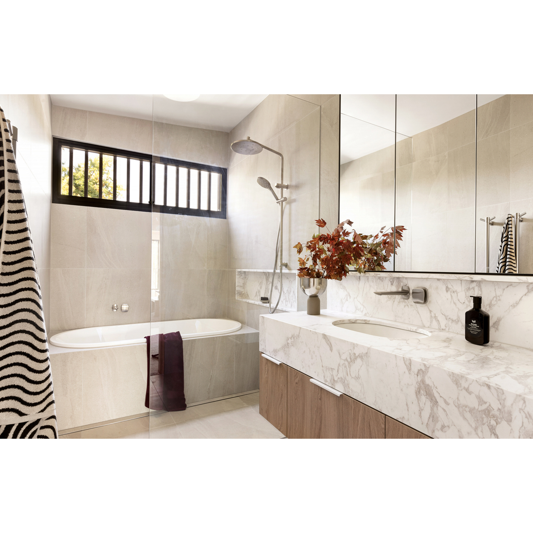 Heated Phoenix Towel Rail Round 800Mm - Brushed Nickel