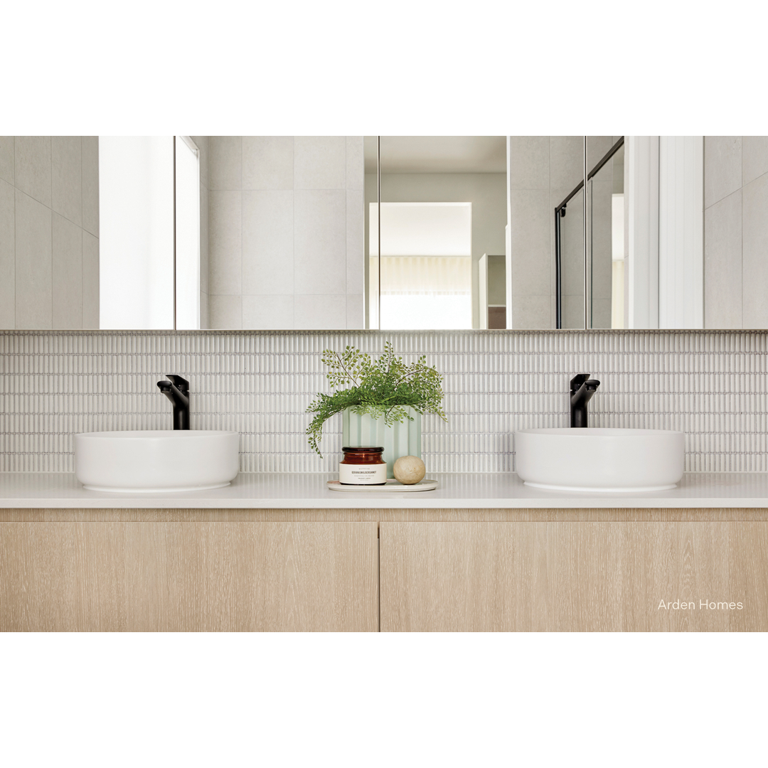 Arlo Basin Phoenix Mixer - Matte Black